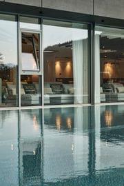 Pool area Hotel Karnerhof